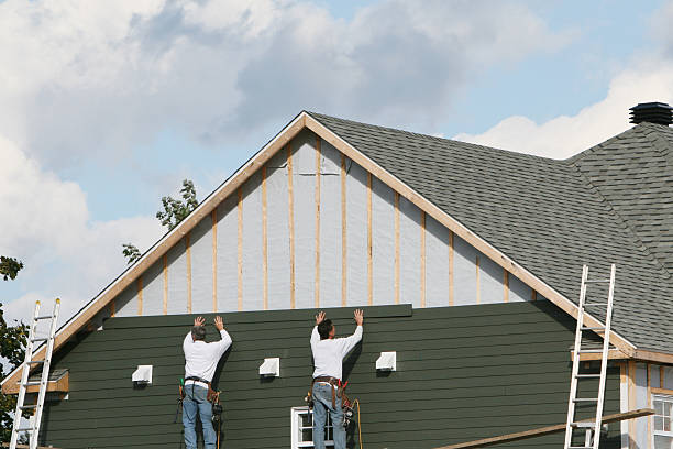 Professional Siding technician working in Indianola, PA